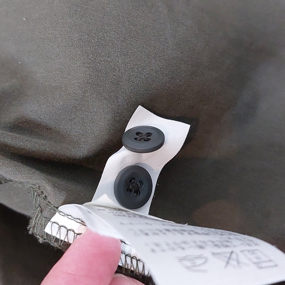 Eddie Bauer, size L, army green fishing/trail button down - Picture 10 of 11